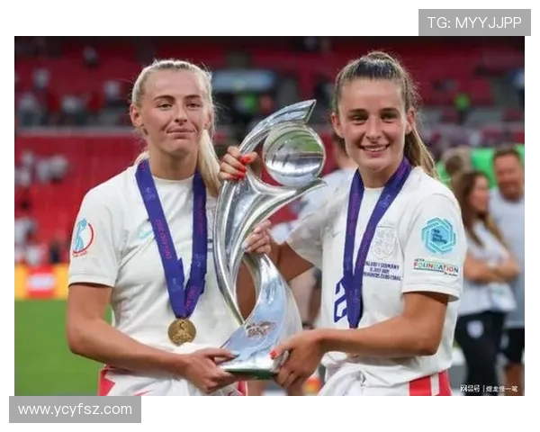 欧洲足球明星的外貌争议与球场魅力的真实对比